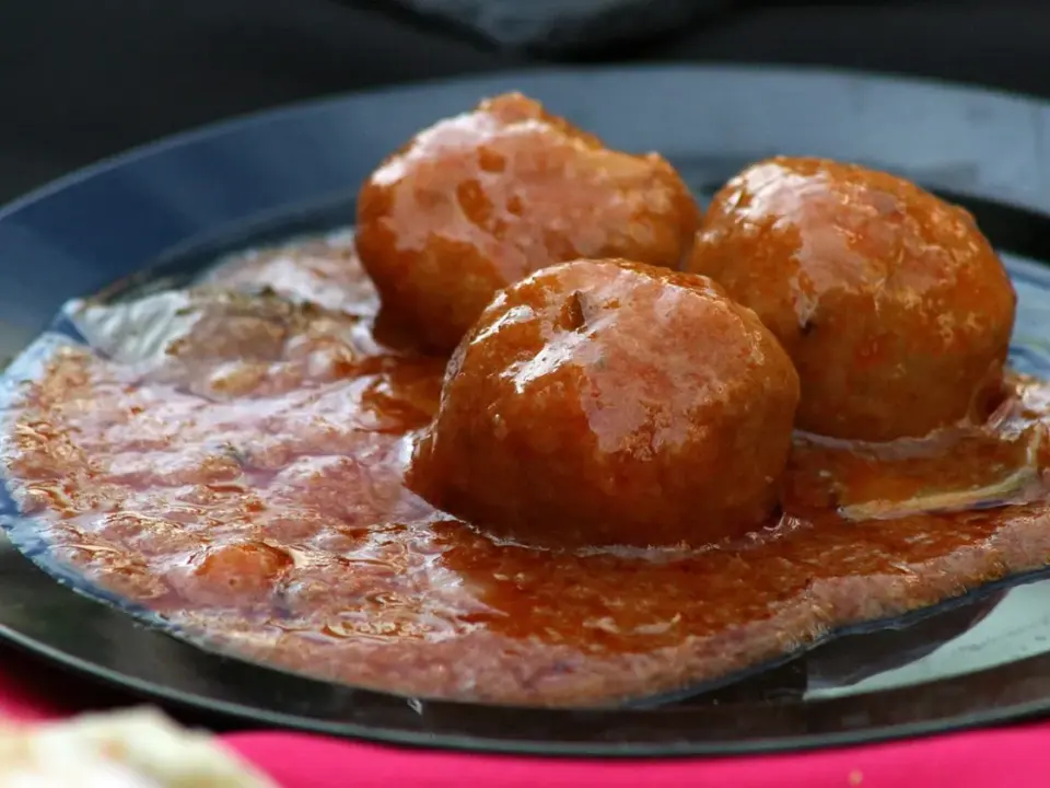 Albóndigas de pollo en salsa de tomate