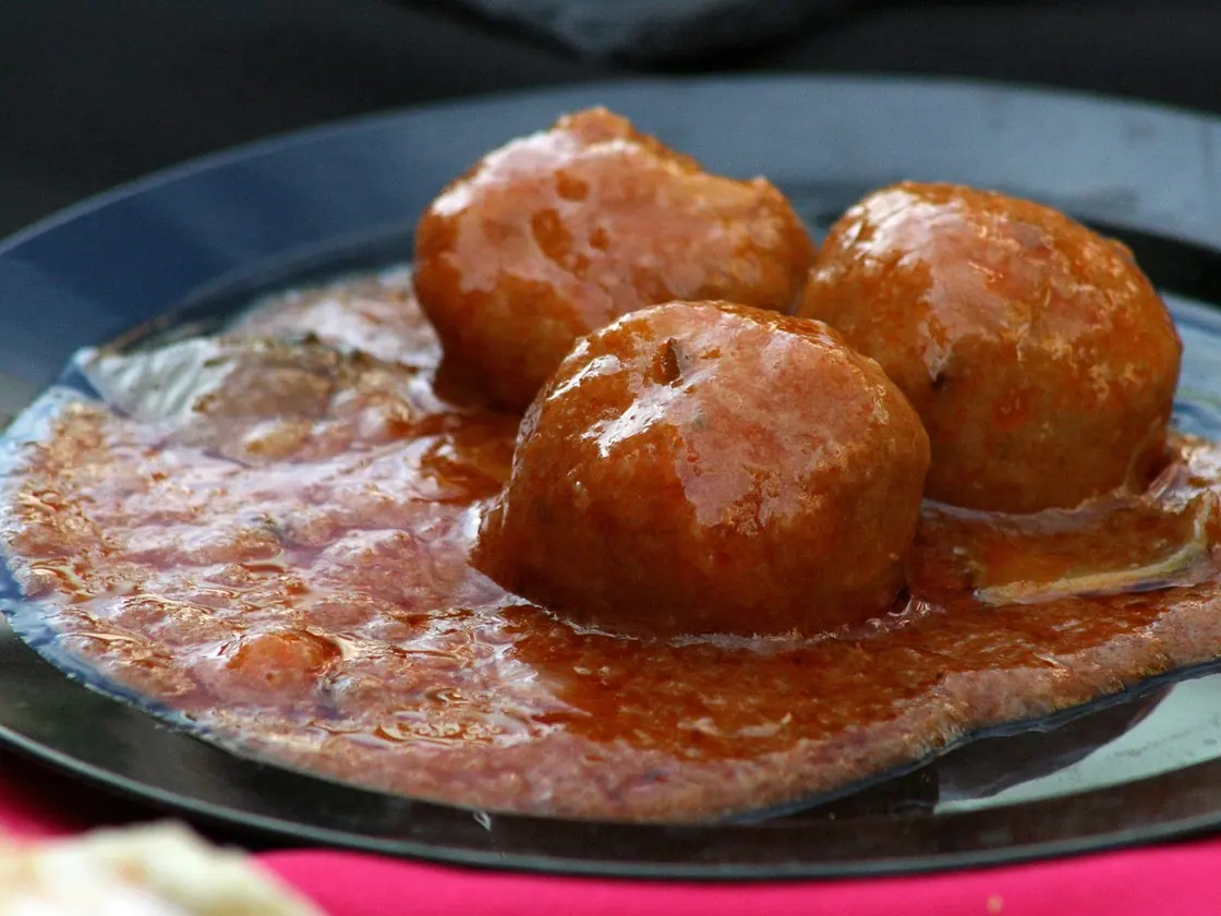 Albóndigas de pollo en salsa de tomate