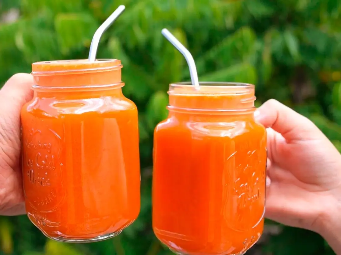 Batido de fresa y plátano proteico