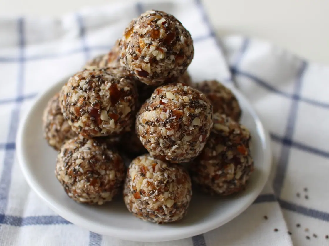 Bolitas energéticas de dátiles y cacao