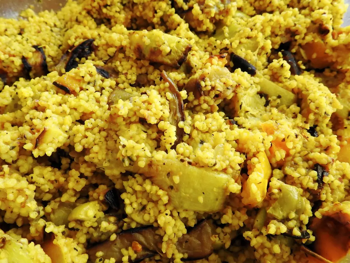 Bowl mediterráneo de pollo y cuscús