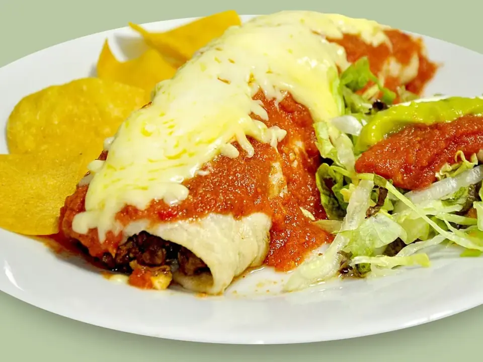 Burrito de desayuno con huevo y bacon