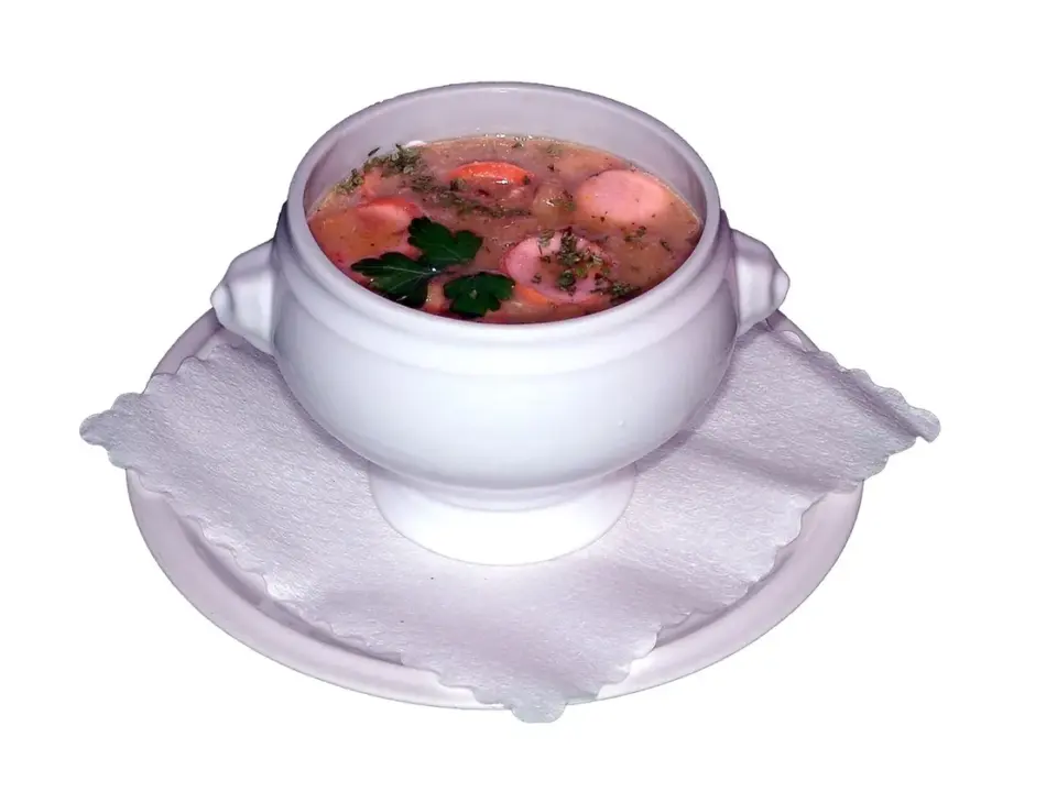 Crema de guisantes y menta con crujiente de jamón