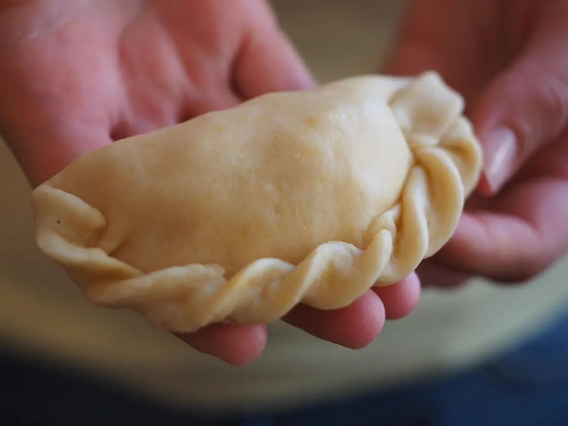 Empanada de atún con hojaldre