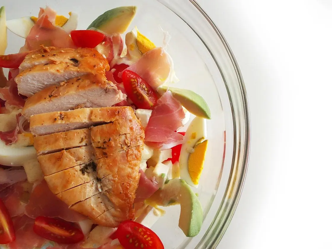 Ensalada Cobb de pollo