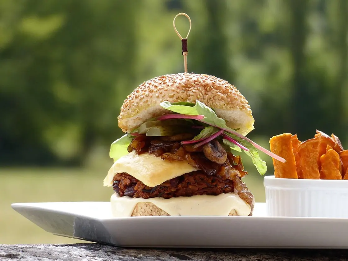 Hamburguesa de lentejas y remolacha