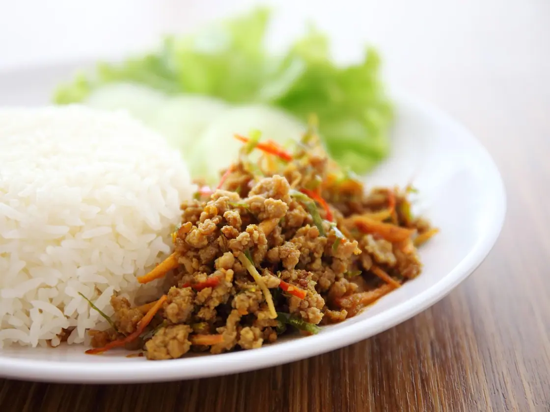 Keema: carne picada al curry con guisantes
