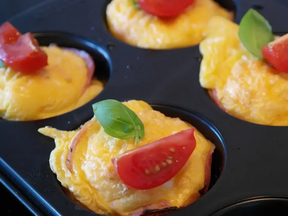 Muffins de huevo con pavo y verduras