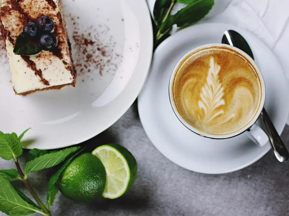 Mug cake de chocolate proteico en 1 minuto