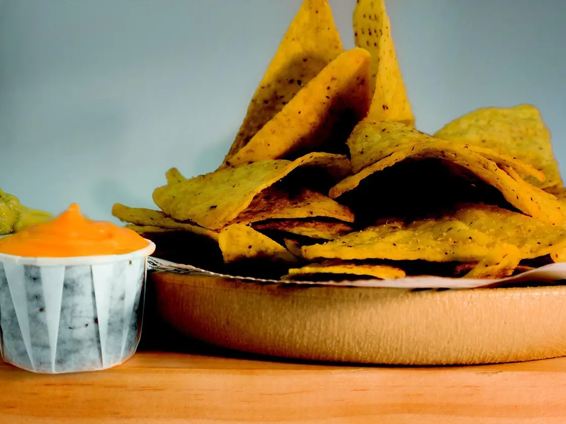 Nachos caseros al horno con carne y queso