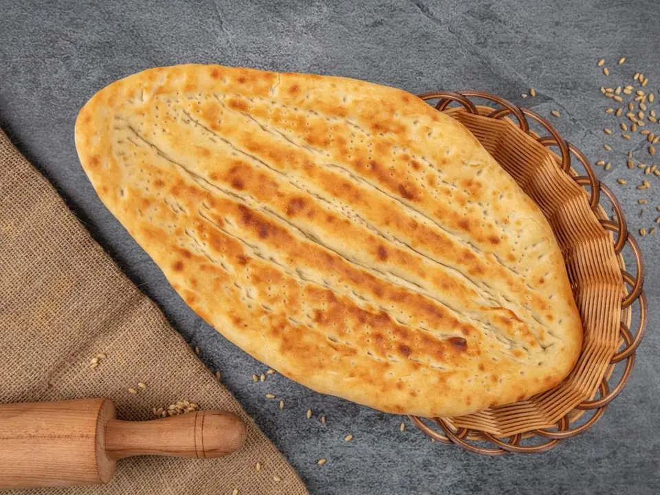 Pan naan casero con yogur