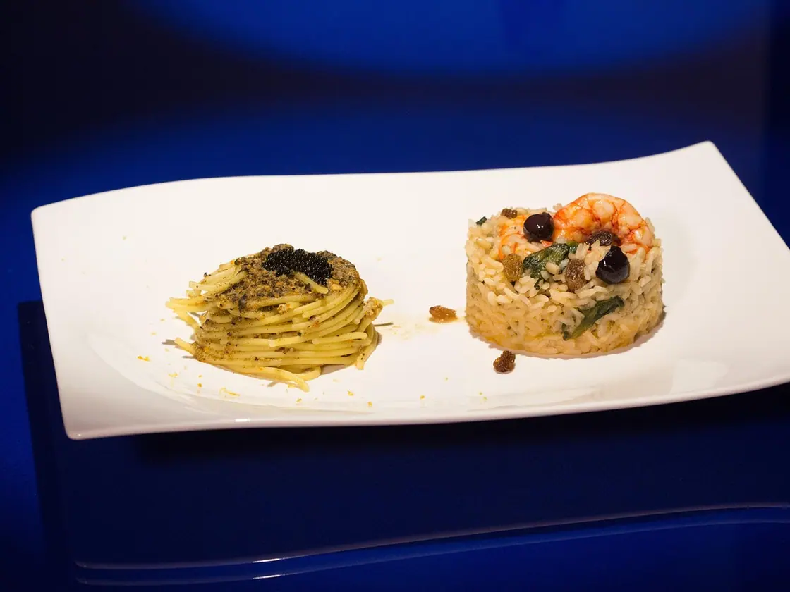 Pasta puttanesca con atún