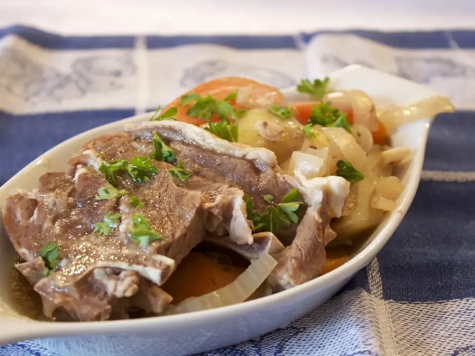 Patatas guisadas con carne