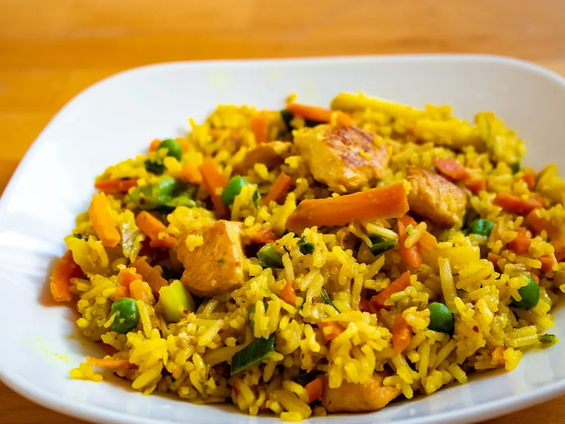 Pollo con arroz y brócoli (el tupper que sí apetece)