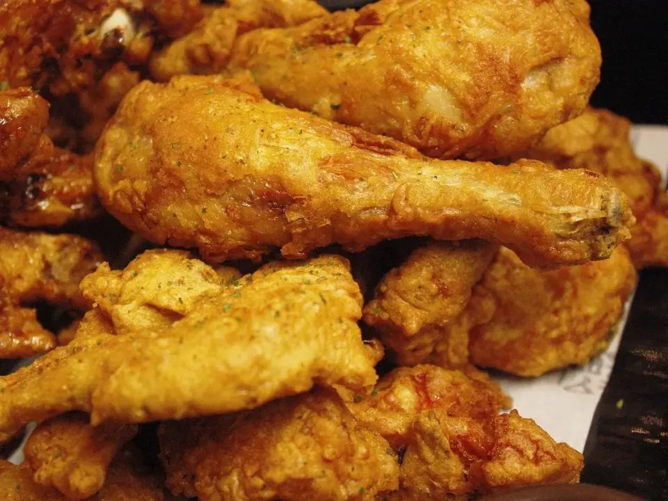 Pollo coreano glaseado con gochujang