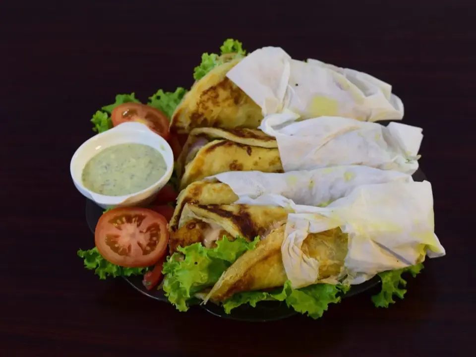 Rollitos de pollo con jamón serrano y queso