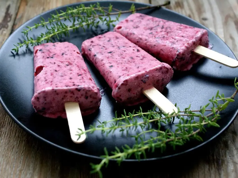 Polos de yogur y fruta