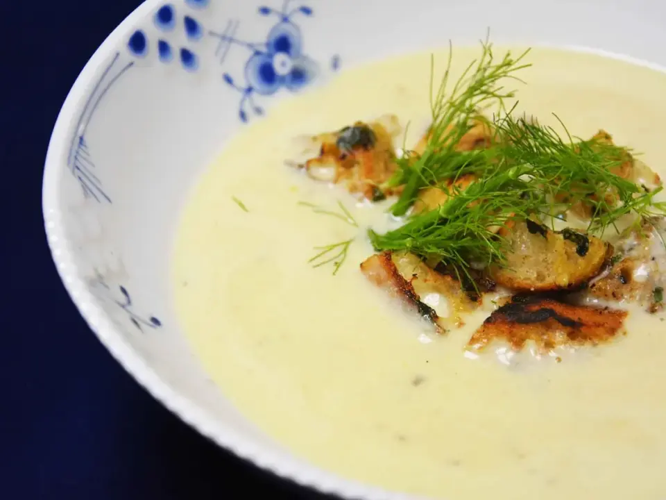 Sopa castellana de ajo con huevo