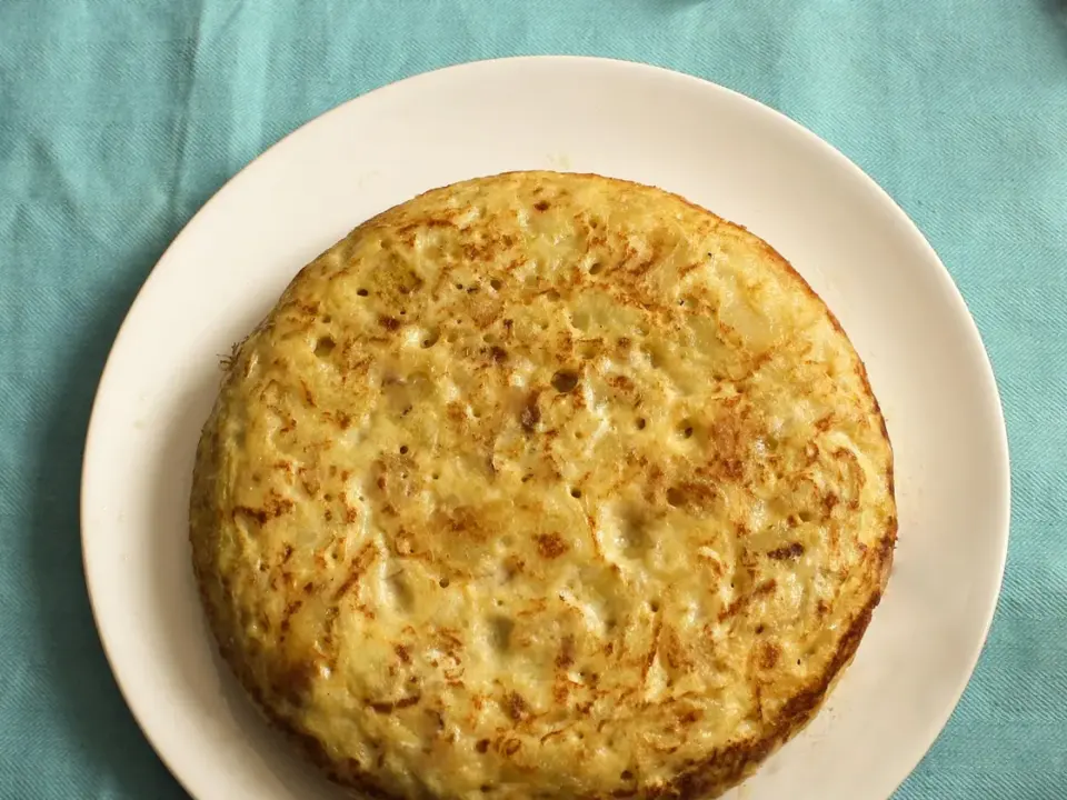 Tortilla de patatas con menos aceite